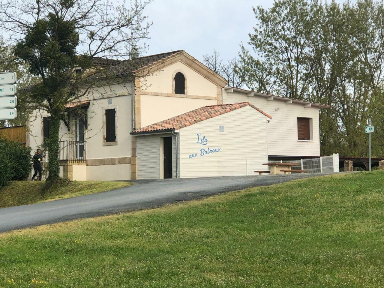 L'ile Aux Bateaux Bed and breakfast Buzet-sur-Baise